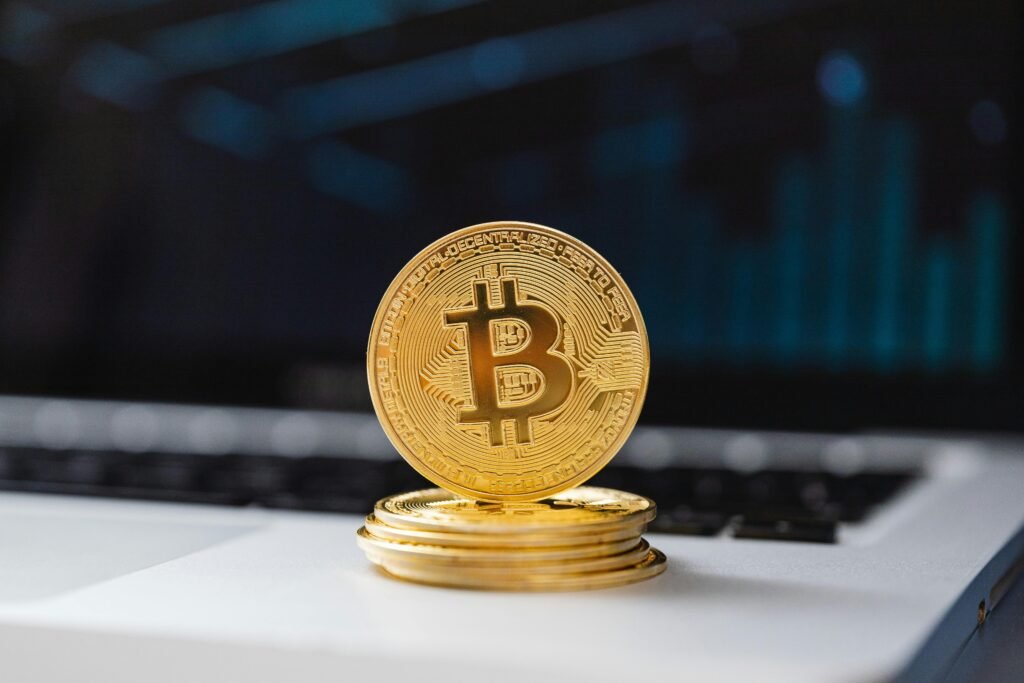 سعر البيتكوين اليوم بالدولار في الوقت الفعلي مع تغيرات السوق